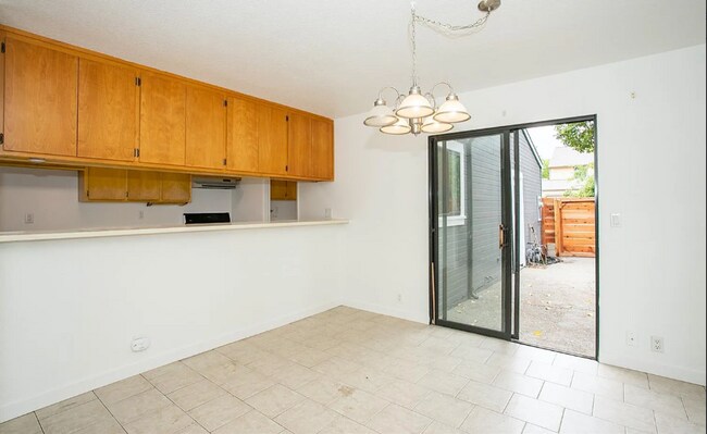 Building Photo - Adorable 4 bed/3 bath home in north Davis.