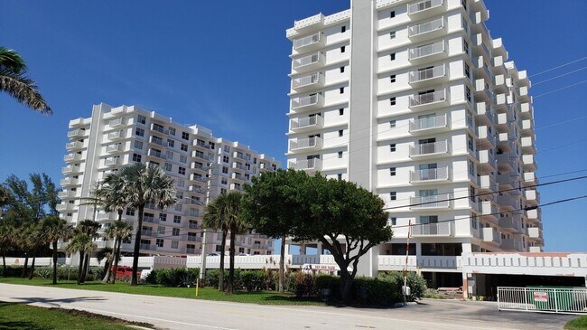 Foto del edificio - 4511 S Ocean Blvd