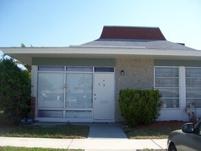Building Photo - 4351 Tahitian Gardens Cir