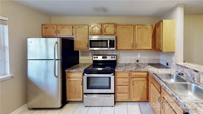 Foto del edificio - 3236 Summercroft Ln
