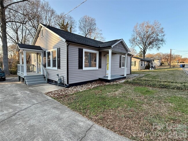 Foto del edificio - 225 Hickory Dr