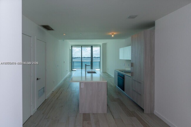 Foto del edificio - 480 NE 31st St