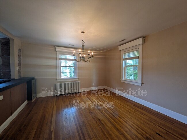 Building Photo - 1605 Hampton Blvd