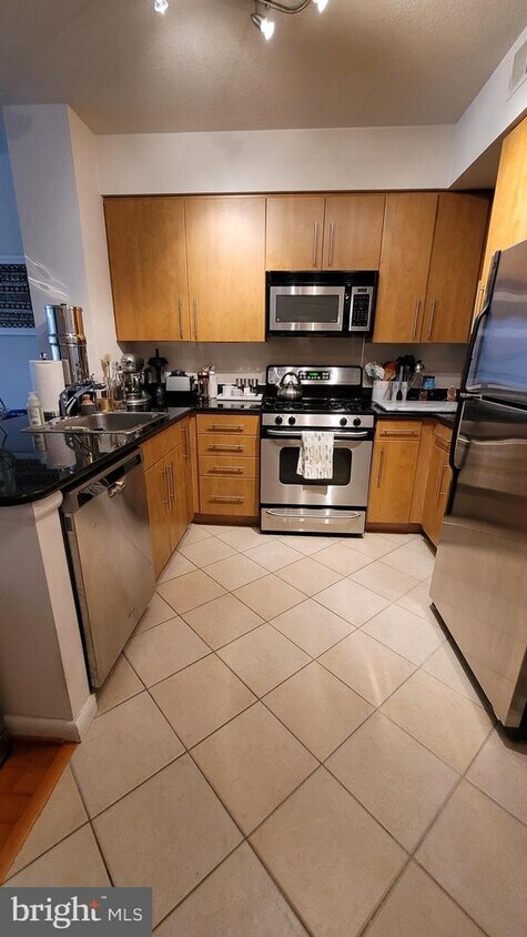 Foto principal - 1021 N Garfield St