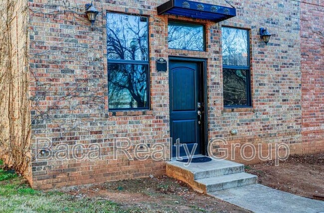 Foto del edificio - 375 Triad Village Dr