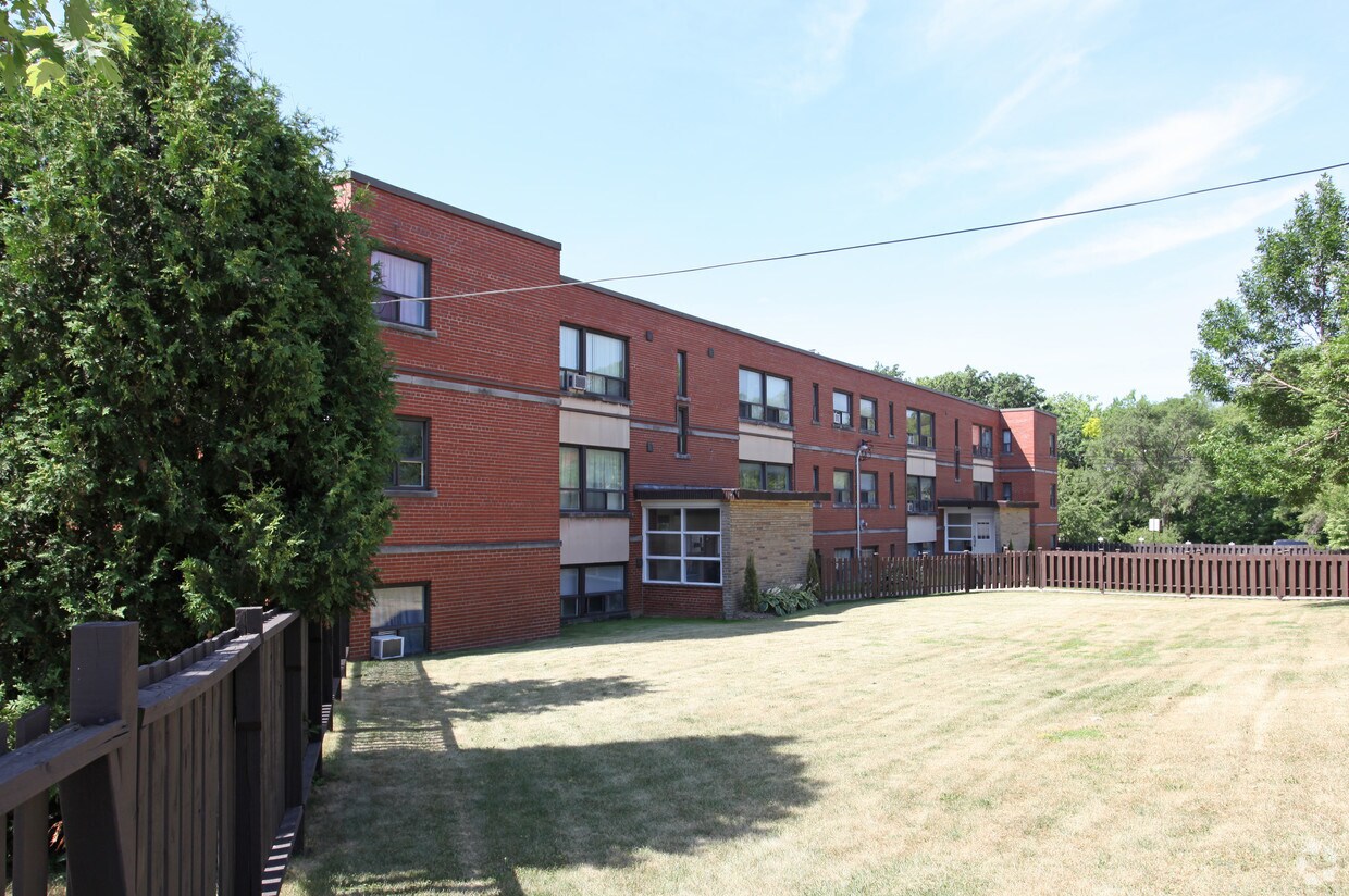 Photo du bâtiment - 1-3 Greenbrook Dr