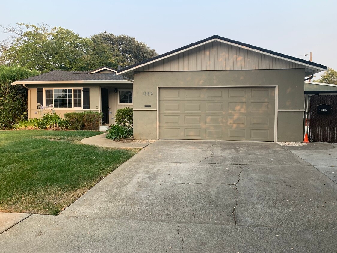 Photo - 1442 Bassett Dr (Concord, CA)