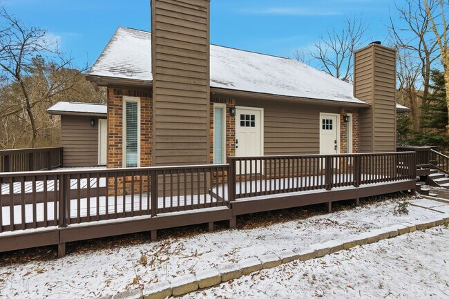 Foto del edificio - 6008 Champion Rd