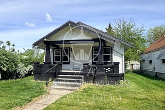 Building Photo - 3925 Hoover Ave