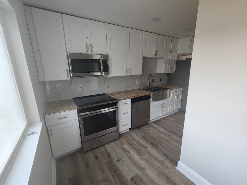 Primary Photo - 390 W Lake Ave NW