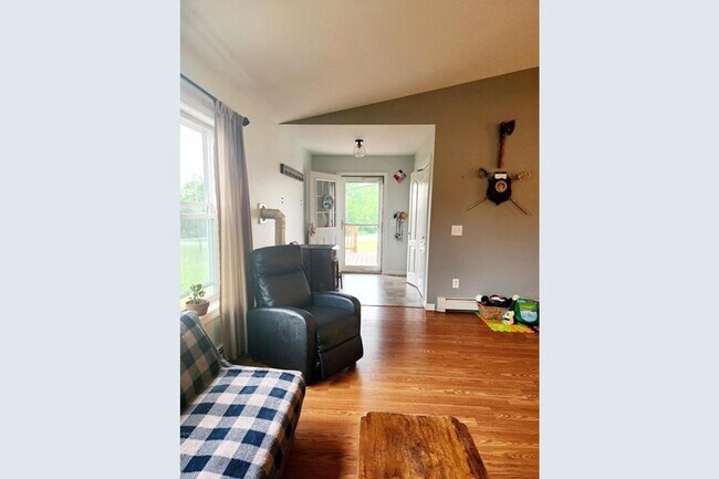 Building Photo - Beautiful 4 Bed 2 Bath in Lisbon
