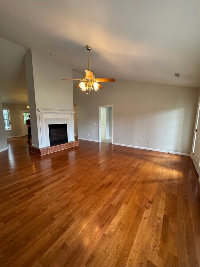 Foto del edificio - 224 Brookside Dr
