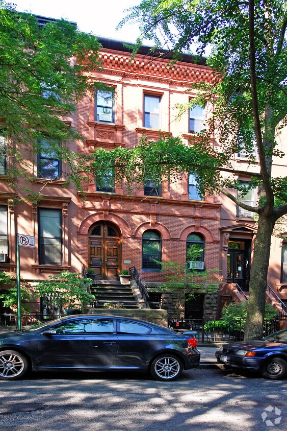 Building Photo - 224 17th St