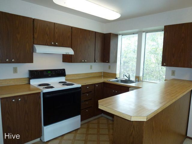 Primary Photo - 7000 Roosevelt Way NE