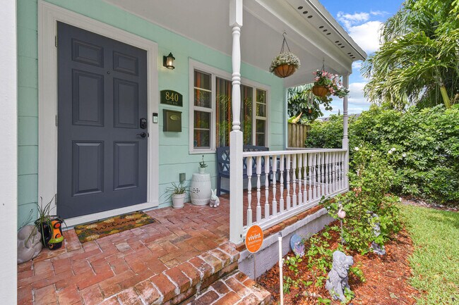 Foto del edificio - 840 Avon Rd