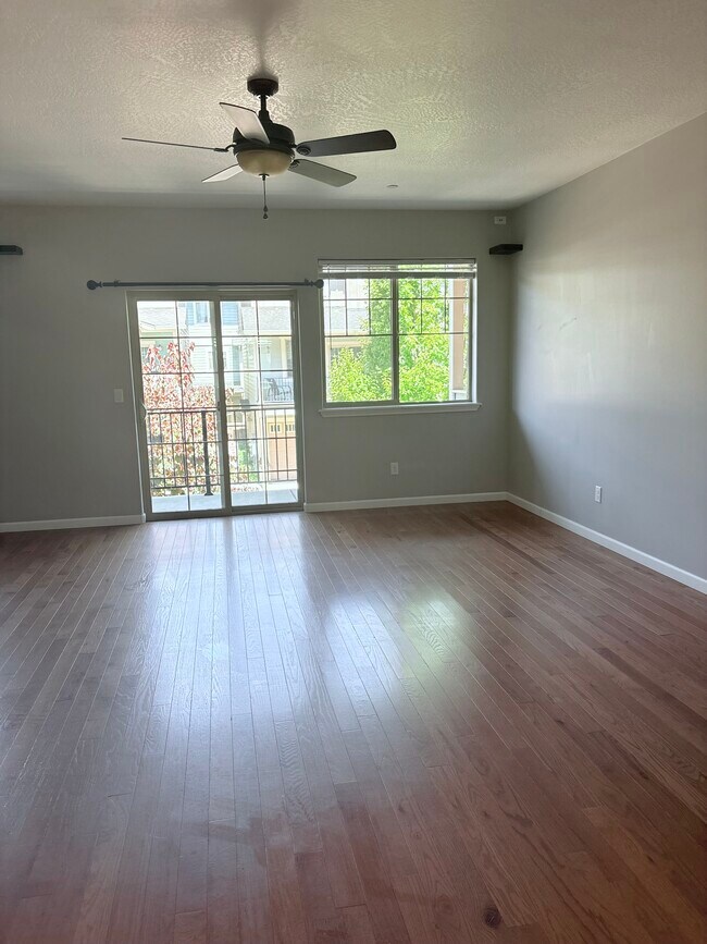 Foto del edificio - 341 Englemann Ln
