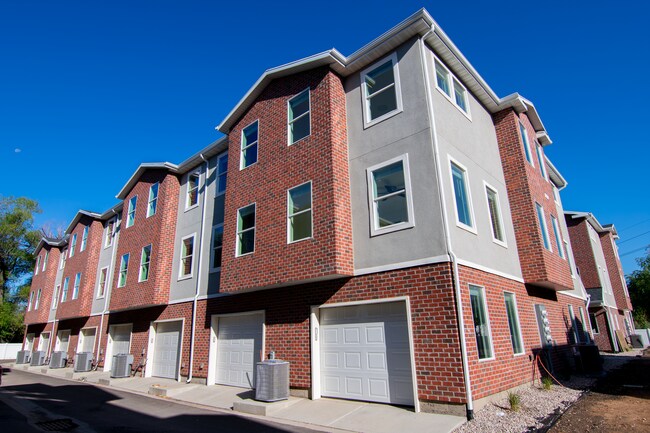 Building Photo - Villas at the Pointe in Ogden