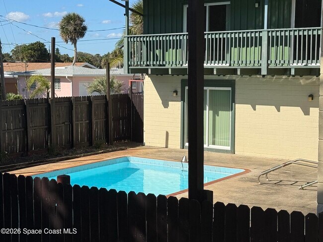 Foto del edificio - 1153 Belaire Dr