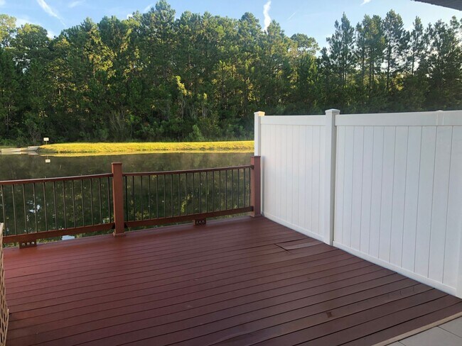 Building Photo - 3 Bedroom 2.5 bath Available in Bartram Vi...