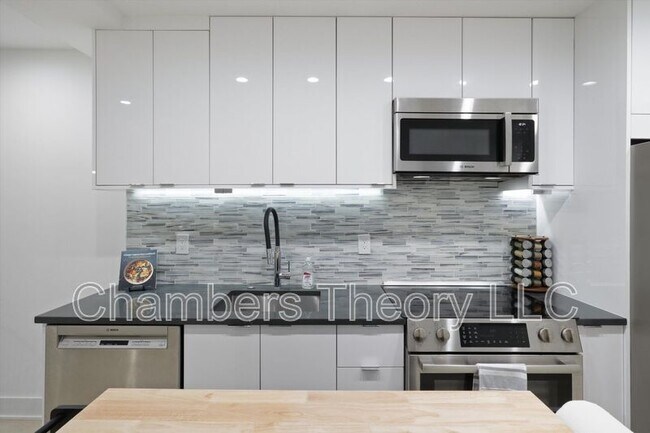Foto del edificio - 4 R St NW