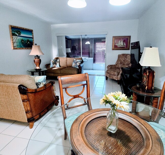 Foto del edificio - 2930 Crosley Dr E