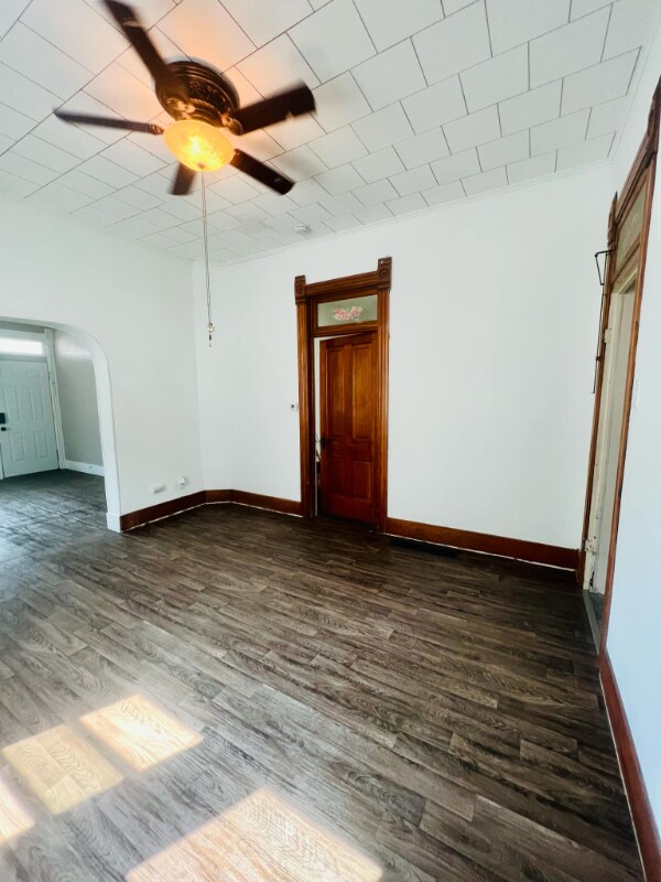 Building Photo - 207 Ave G