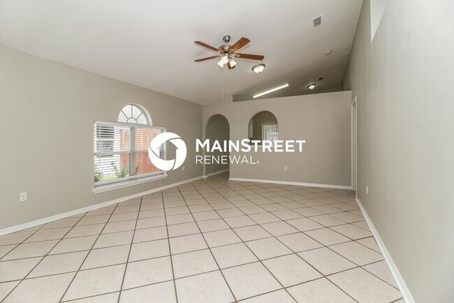 Building Photo - 4 Bedroom Pet-Friendly Home in APOPKA, FL with Main Street Renewal