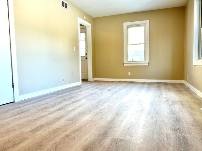 Foto del edificio - Cute Home, Close to Fort Riley