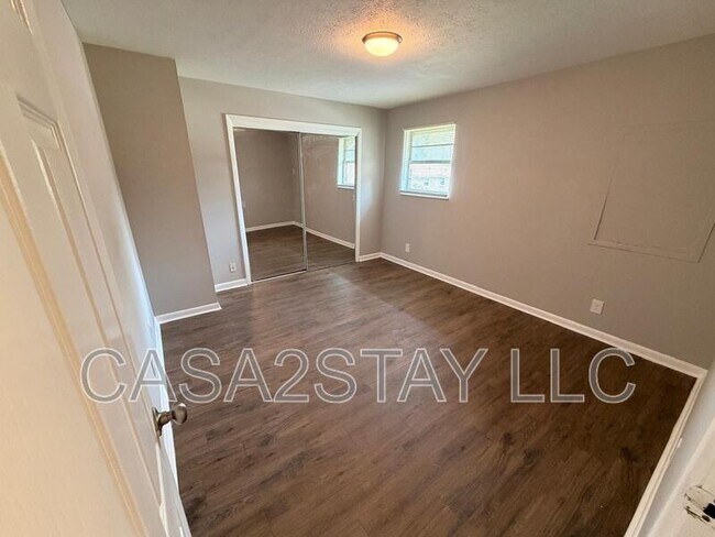 Foto del edificio - 5107 Malibu Ct