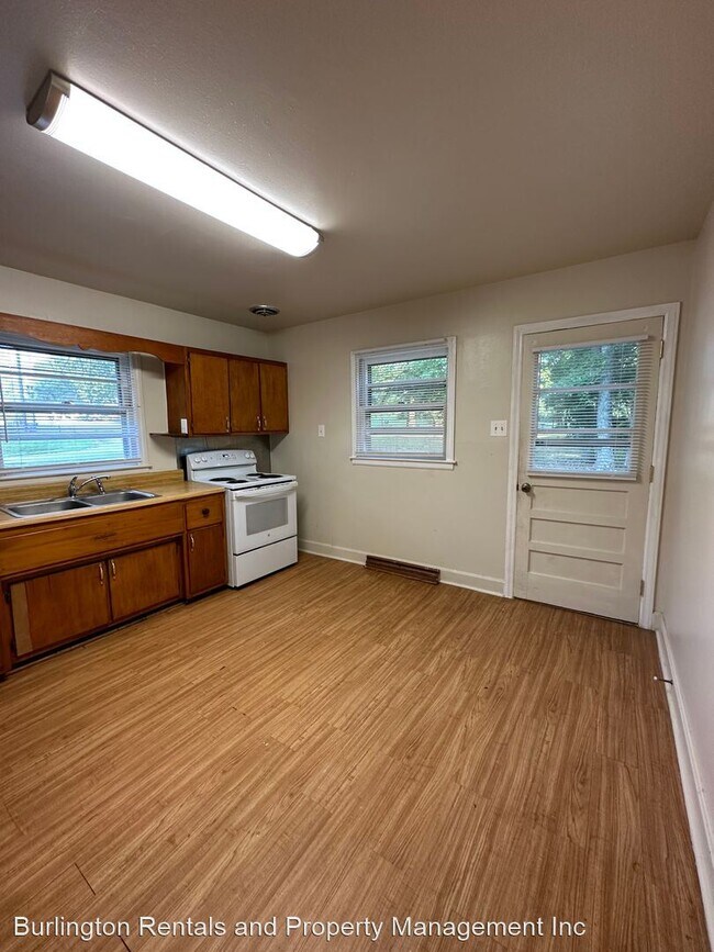Building Photo - 3 br, 1 bath House - 511 Mattress Factory Rd