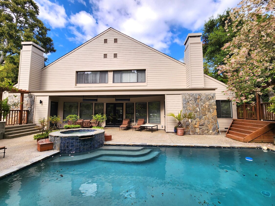 Foto principal - Serene Luxury Home in Portola Valley