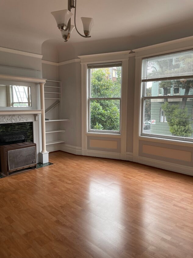 Building Photo - 987 Haight St