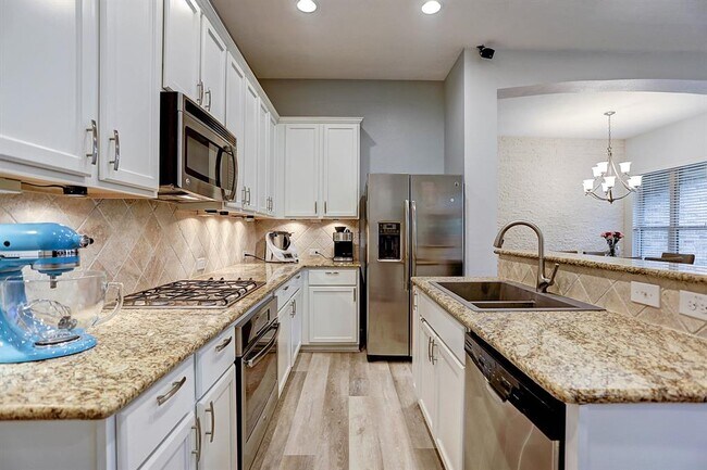 Building Photo - 14332 N Summerchase Cir