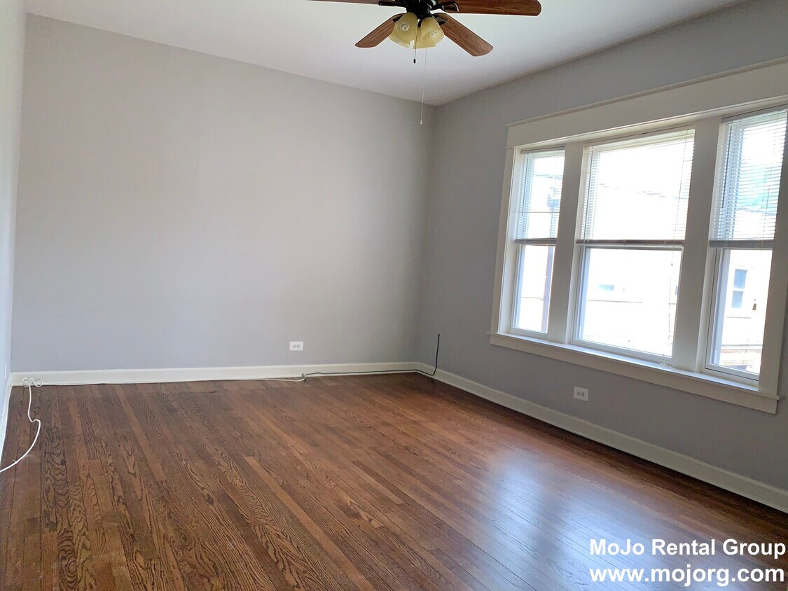 Foto principal - 1445 W Argyle St