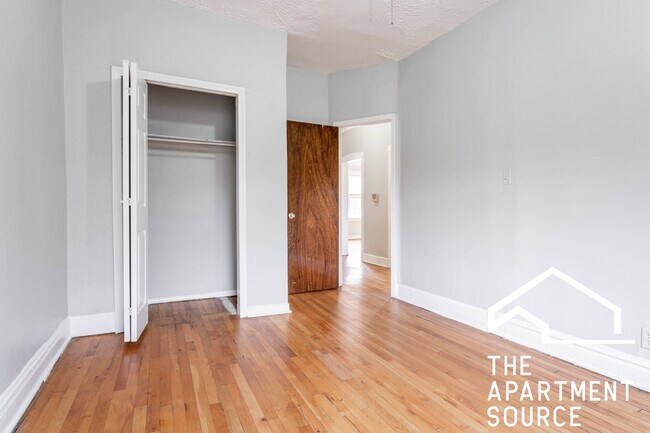 Foto del edificio - 3240 W Sunnyside Ave