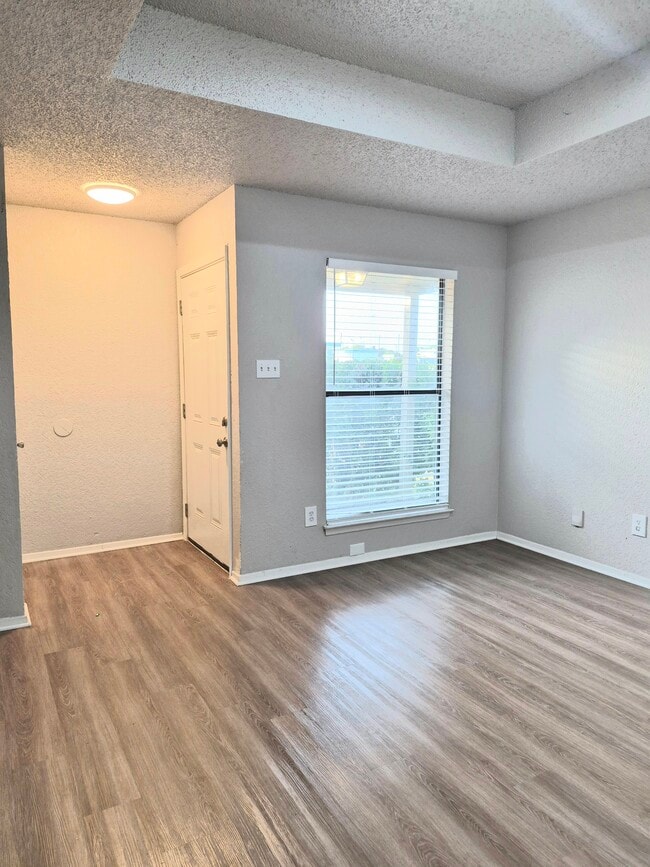 Building Photo - 1701 San Rafael St