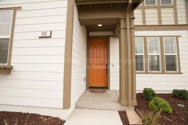 Building Photo - 202 9th St