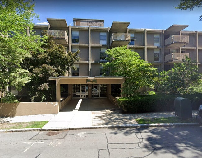 Building Photo - 35 Gardner Rd