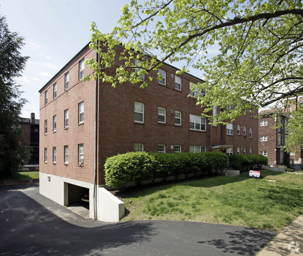 Primary Photo - 7548 Parkdale Ave