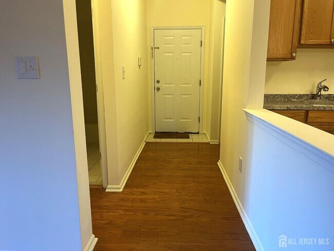 Building Photo - 1122 Staats Ct