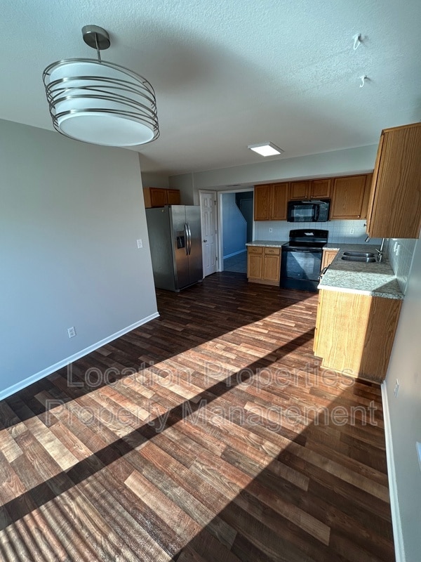 Foto del edificio - 2709 Harrison Pl