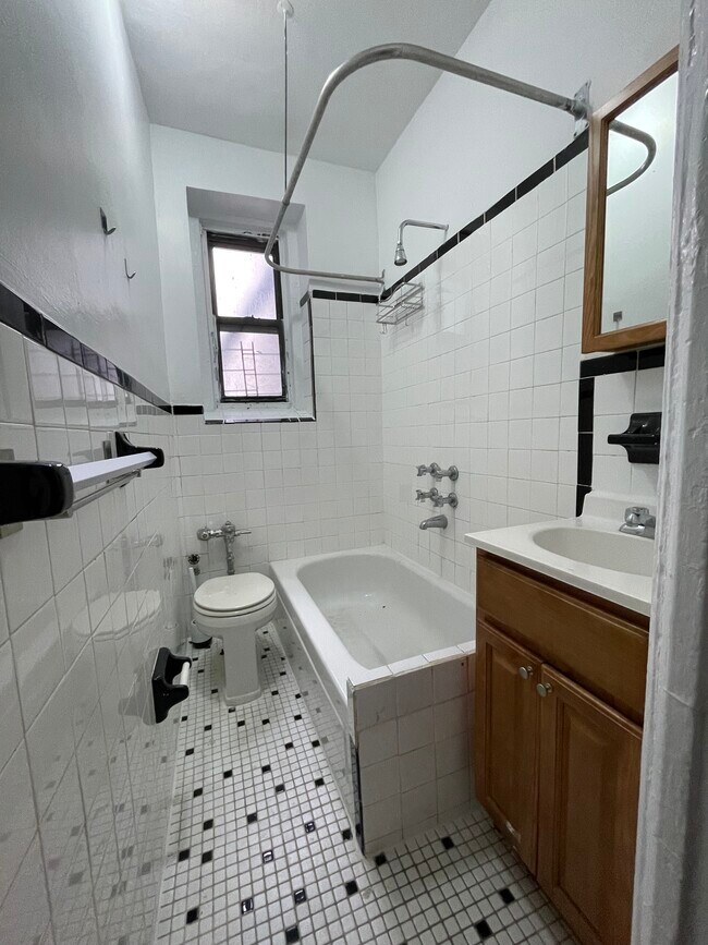 Foto del edificio - 160 Claremont Ave