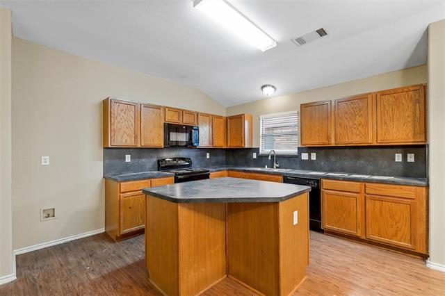 Foto del edificio - 2811 Briarbrook Dr
