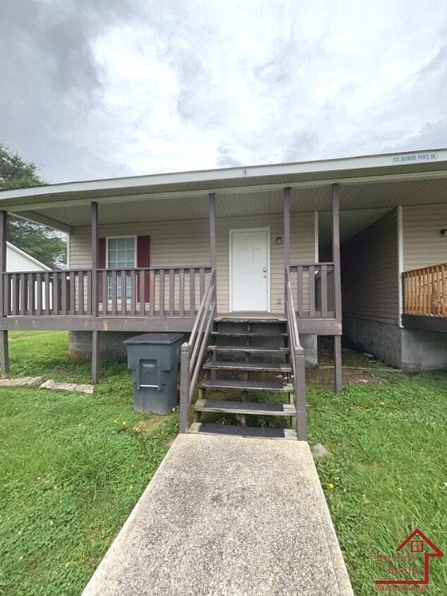 Primary Photo - 235 Dogwood Pointe Dr
