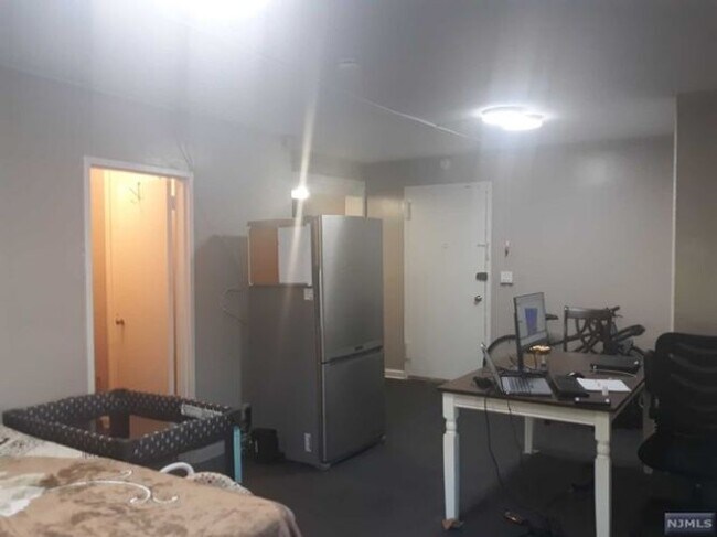 Foto del edificio - 3031 Edwin Ave