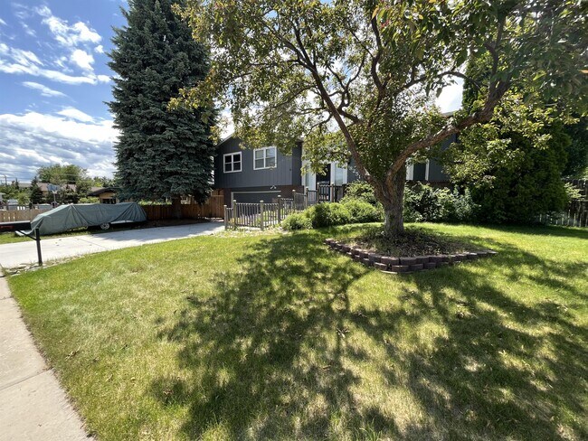Foto del edificio - 8251 S Marshall Ct