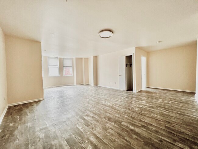 Building Photo - 303 South St