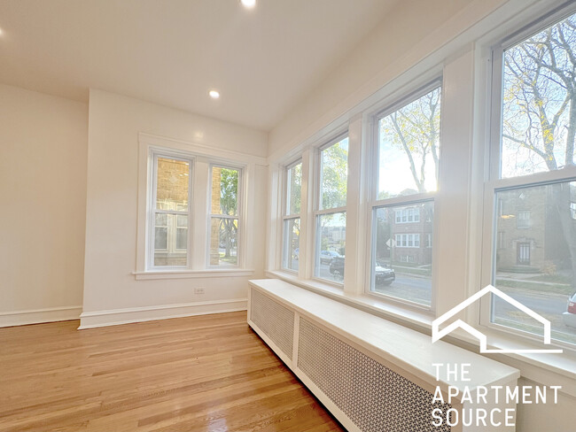 Building Photo - 5713 N Talman Ave