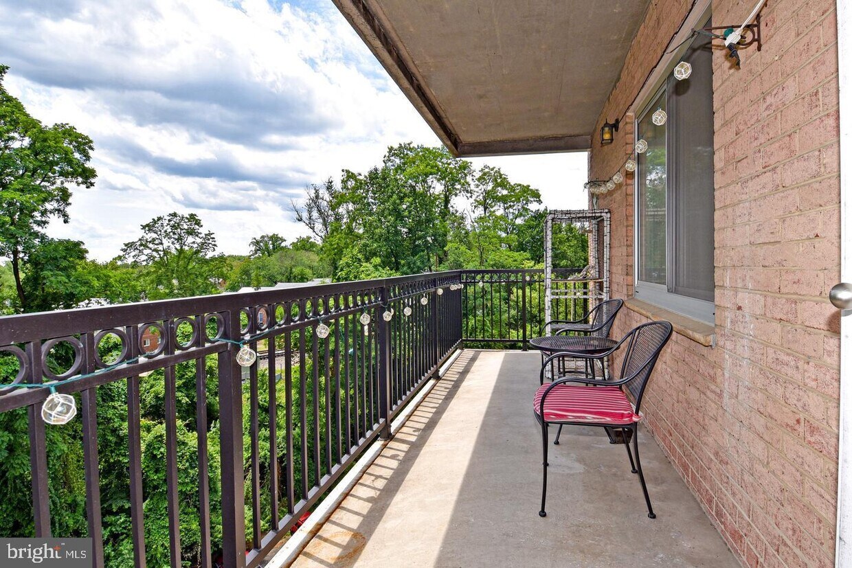 1900 Lyttonsville Rd Unit 807, Silver Spring, MD 20910 Apartment for