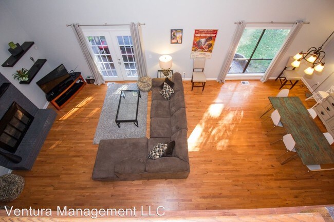 Building Photo - 6 br, 3 bath House - 120 Cedar Cir